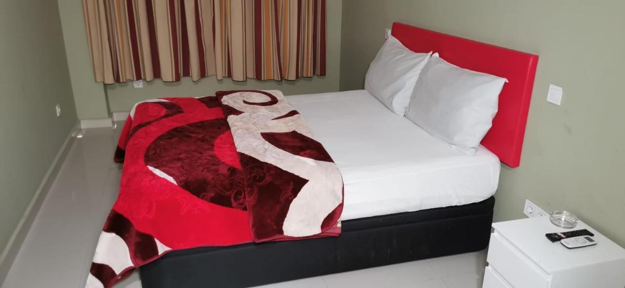 Hostal Gracia 토레용드아르도즈 외부 사진