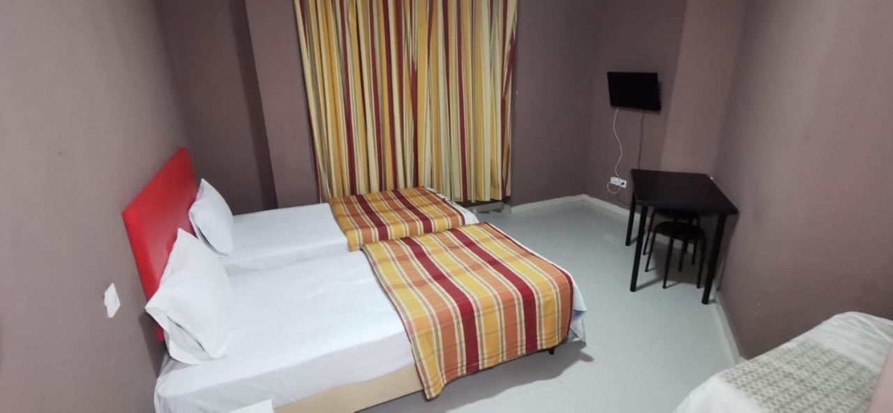 Hostal Gracia 토레용드아르도즈 외부 사진